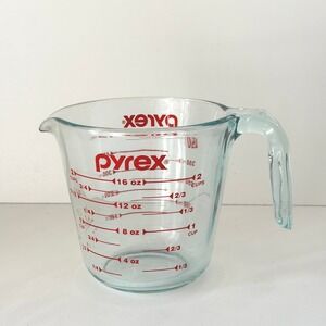 Vintage Pyrex 2 Cup Measuring Cup 500ml Clear Glass Kitchenware Made in USA